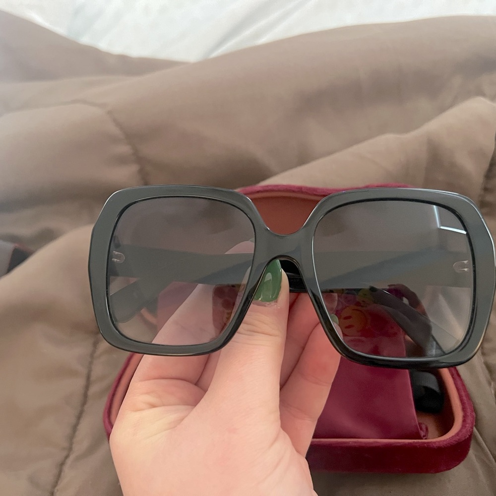 Gucci sunglasses 🕶️